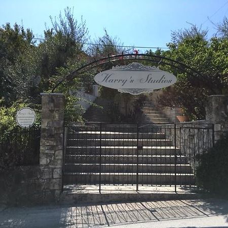 Harry'S Studios 1 Гайос Екстериор снимка